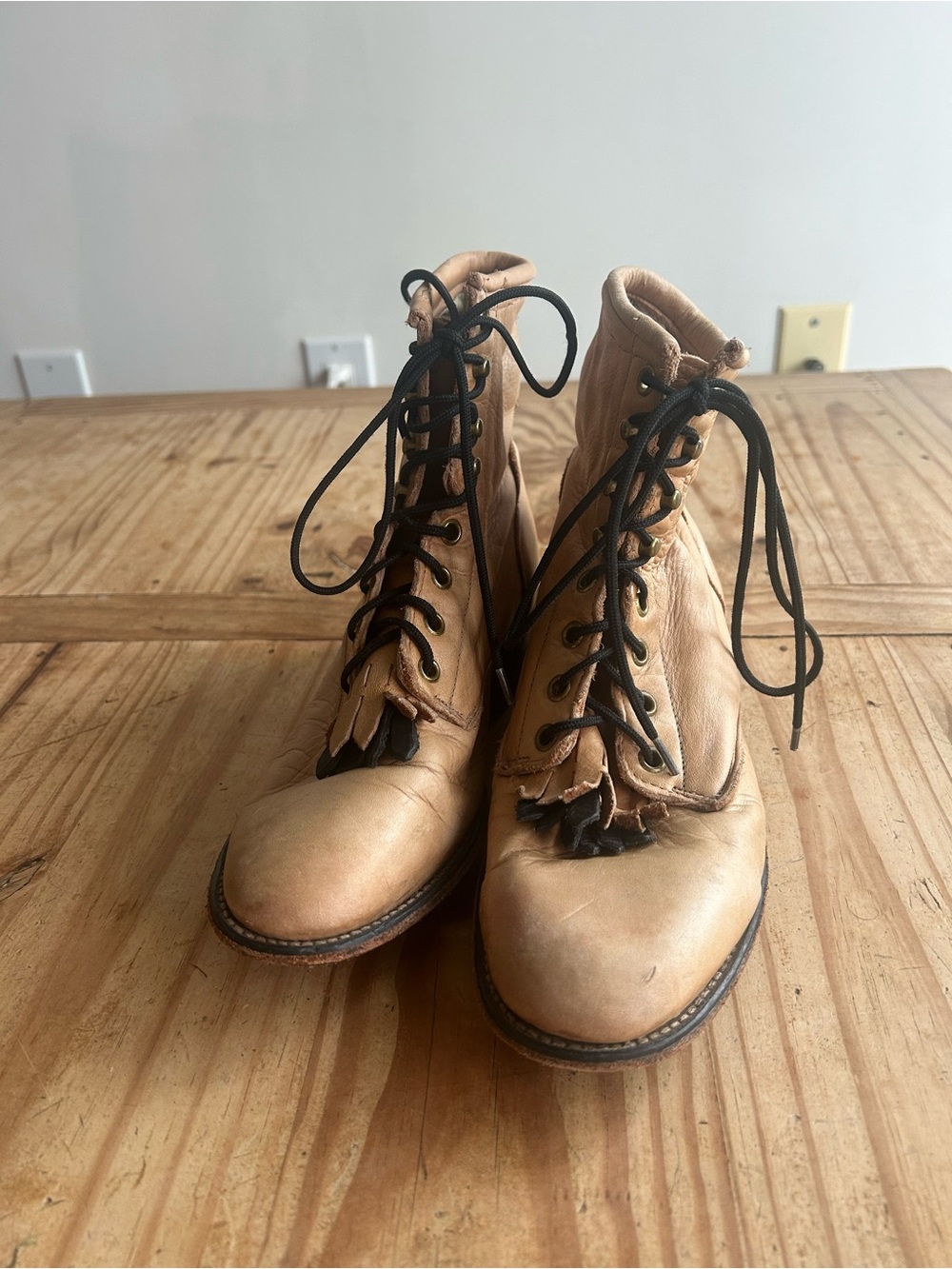 Vintage Tan Lace-Up Women's  western Roper Boots with Black Laces